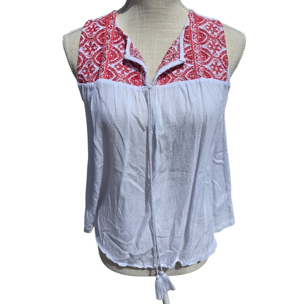 Signature Studio Sleeveless Embroidered Top White Red Accents Blouse Size Small